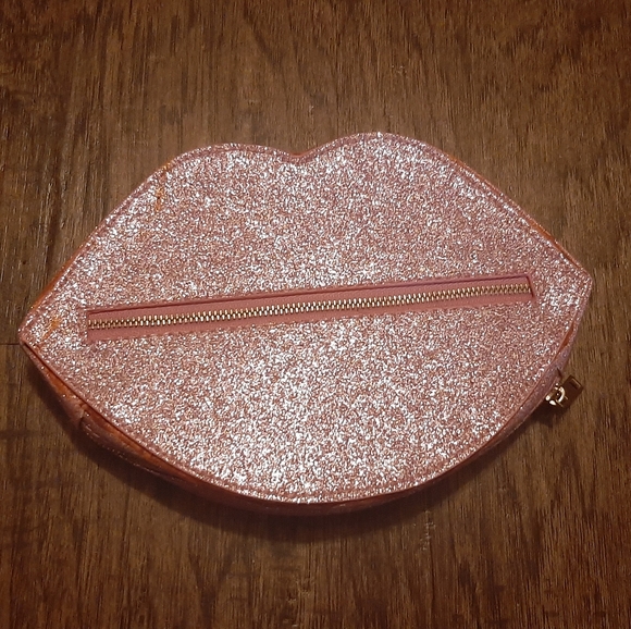 Shimmery Pink Clutch shaped like lips. - Picture 1 of 2